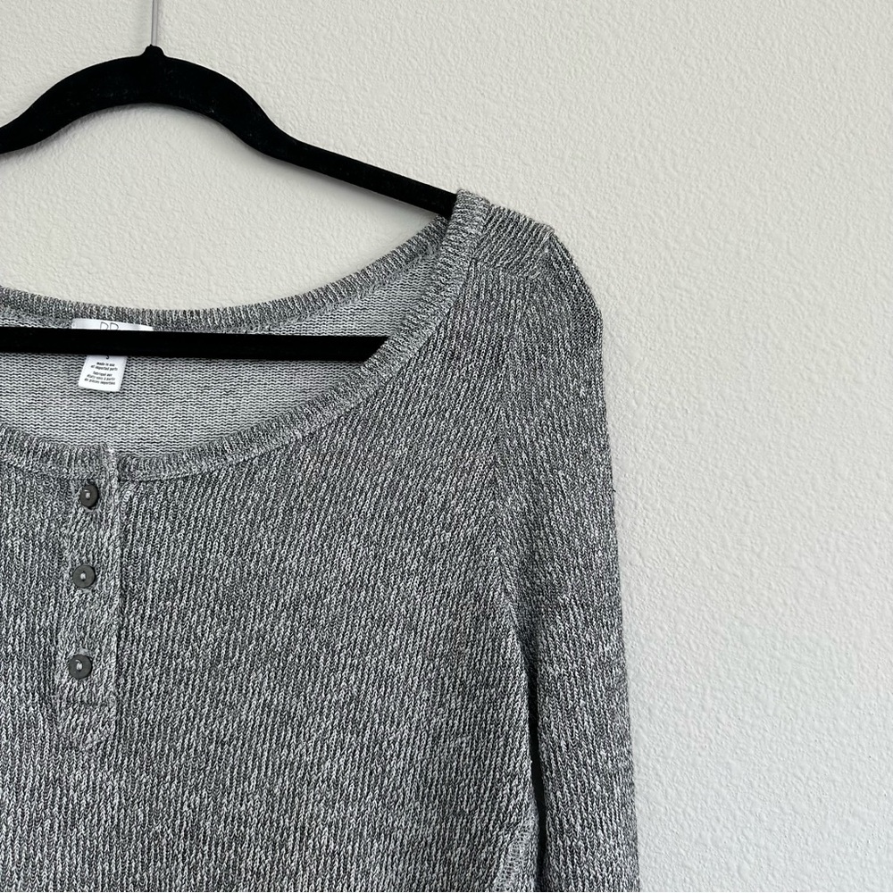 Scoop Neck Long Sleeve